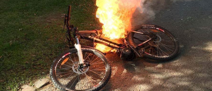 Електричні велосипеди мають невеличку проблему: вони постійно спалахують