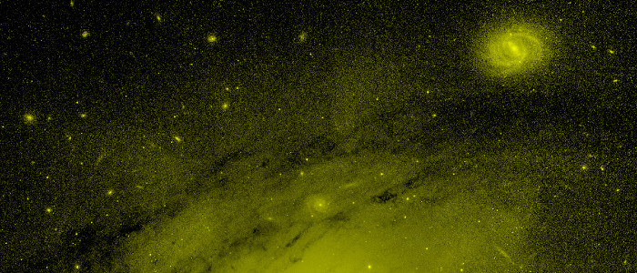 Хаббл помітив величезні «темні промені», які виходять із чорної діри