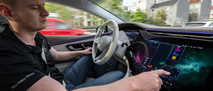 Mercedes стверджує, що досяг третього рівня автоматизації, обійшовши Tesla