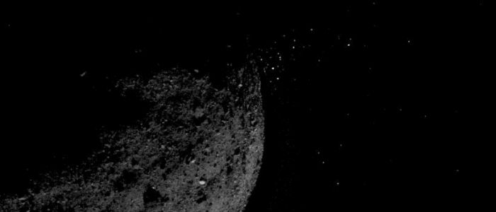 НАСА шокована «шлейфами, що вириваються з поверхні астероїда»
