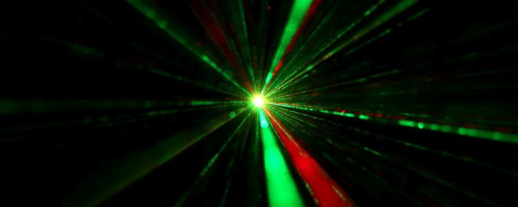 В несподіваному відкритті дослідники використовували лазерний промінь для створення потоку рідини