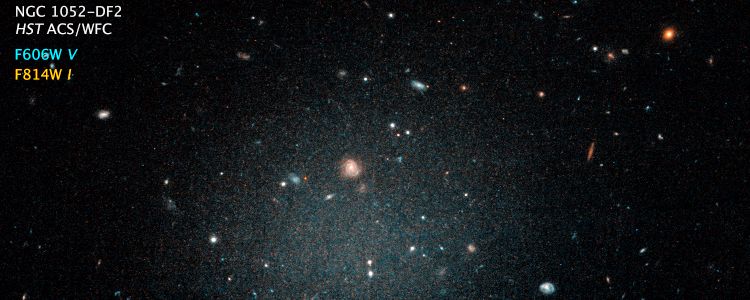 Вчені виявили галактику практично без темної матерії