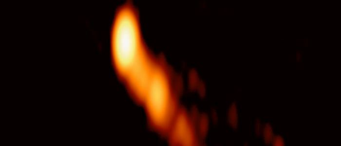 Вчені випустили неймовірне відео чорної діри, що вивергає речовину