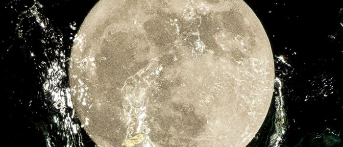 Вода на Місяці може походити з магнітосфери Землі