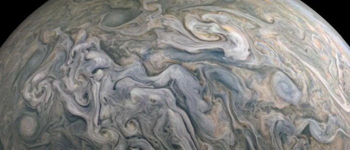 Щось ховається під хмарами Юпітера