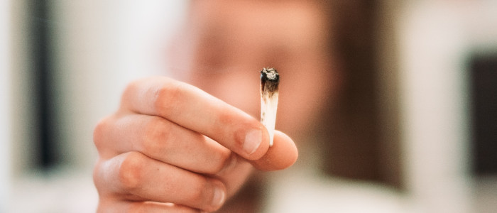 Куріння марихуани може повністю зруйнувати ваш зір