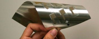 Дослідники розробили гнучкі батареї, які могли б зробити імплантати більш безпечними
