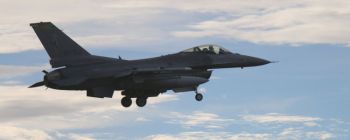 Військові презентували F-16, який літає і виконує удари сам по собі