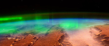 Нові дивовижні зображення показують полярні сяйва на Марсі