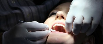 Погане здоров'я зубів може збільшити ризик деменції