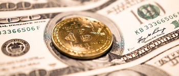 Банки попереджають, що криптовалюта може замінити долар протягом п'яти років