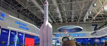Китай показав ракету для відправки астронавтів на Місяць