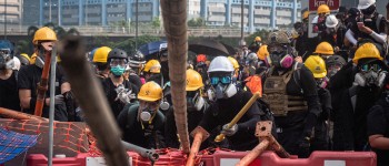 Уряд Гонконгу забороняє маски для обличчя