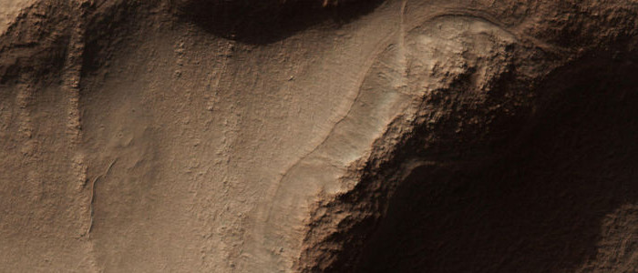Вчені знайшли нові докази древніх річок на Марсі