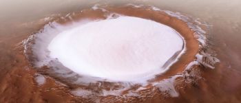 ЄКА показало зображення кратера Марса, наповненого льодом товщиною в кілометр