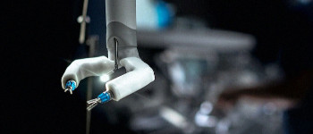 Хірургічний робот може самостійно проводити операції на космічній станції