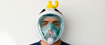 Цей адаптер перетворює маску для снорклінгу на апарат штучної вентиляції легенів