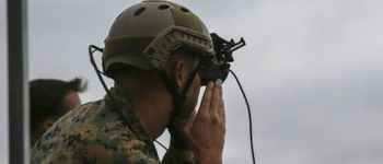 Американські солдати беруть на озброєння окуляри від Майкрософта