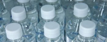 Ви, ймовірно, п'єте мікропластики з вашою водою в пляшках